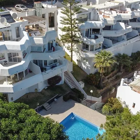 Relaxing Family Retreat With Stunning Golf Views Вилла